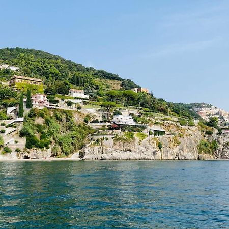 Casa Vacanza Brezza Di Maestrale Salerno Exteriér fotografie