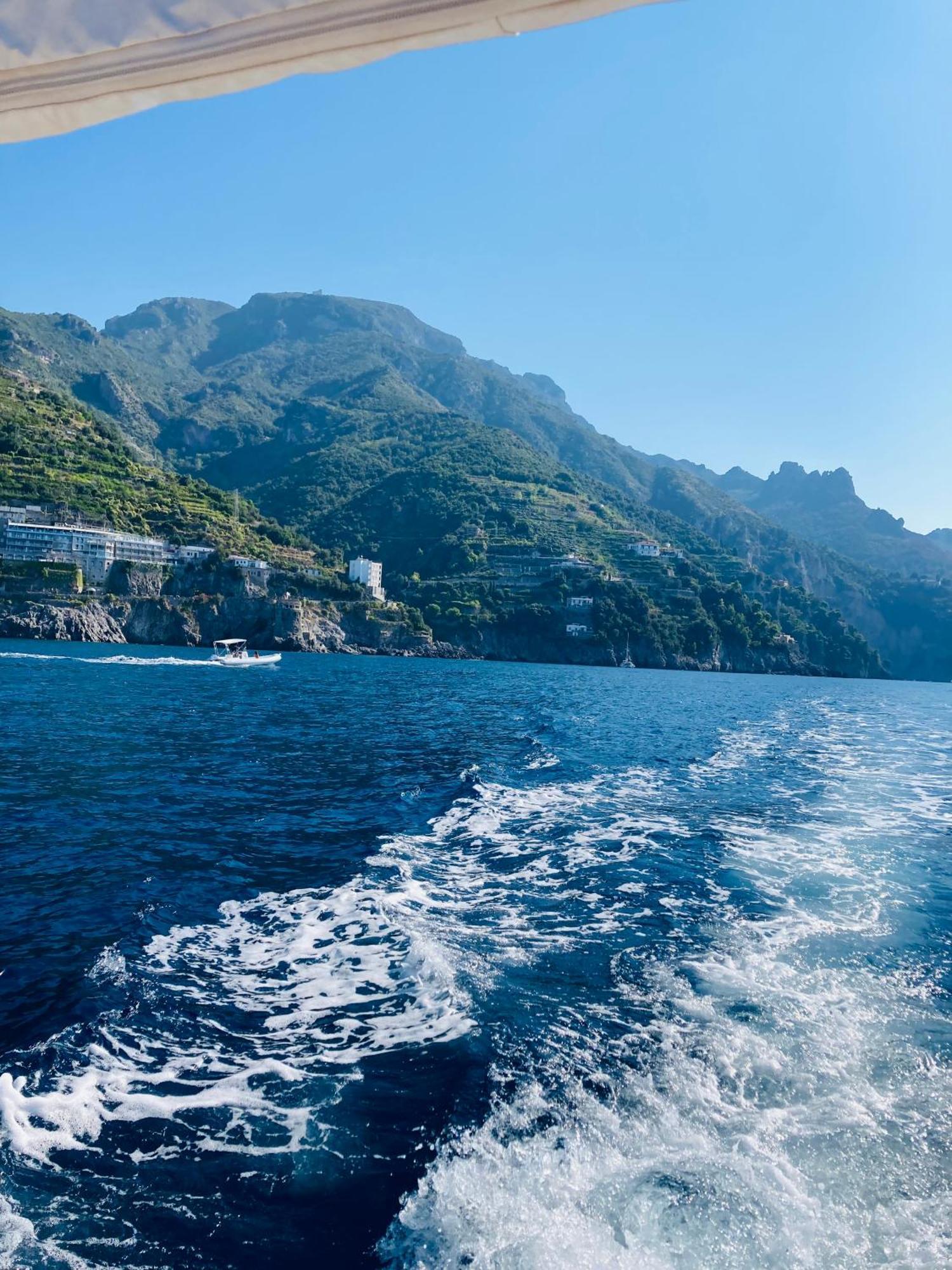 Casa Vacanza Brezza Di Maestrale Salerno Exteriér fotografie